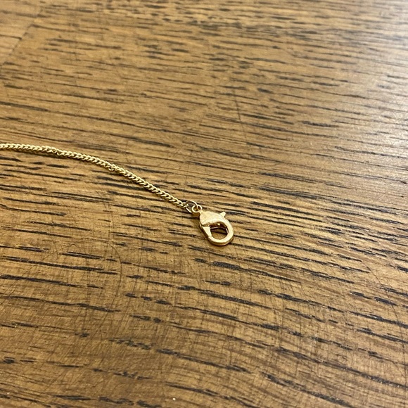 Universal Thread Necklace - Picture 3 of 4